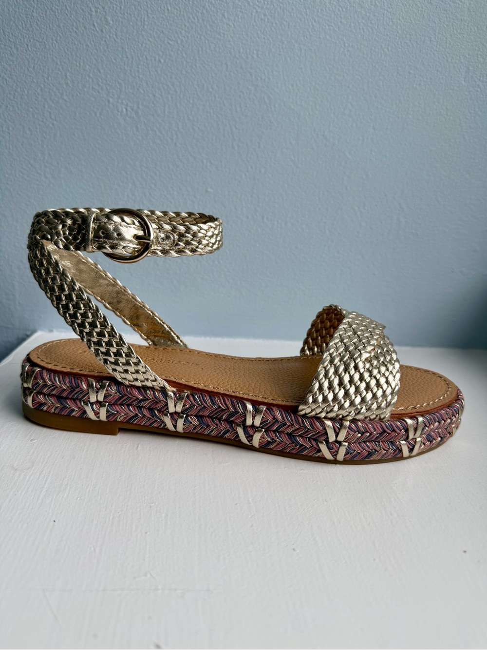 Sigerson Morrison Jaiyce Sandal in Platino